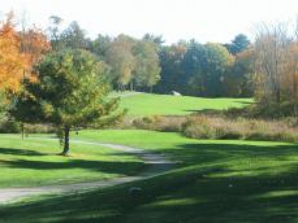 golf-courses-blogs-golf-real-estate-assets_c-2009-09-hole6-thumb-230x172-6461.jpg