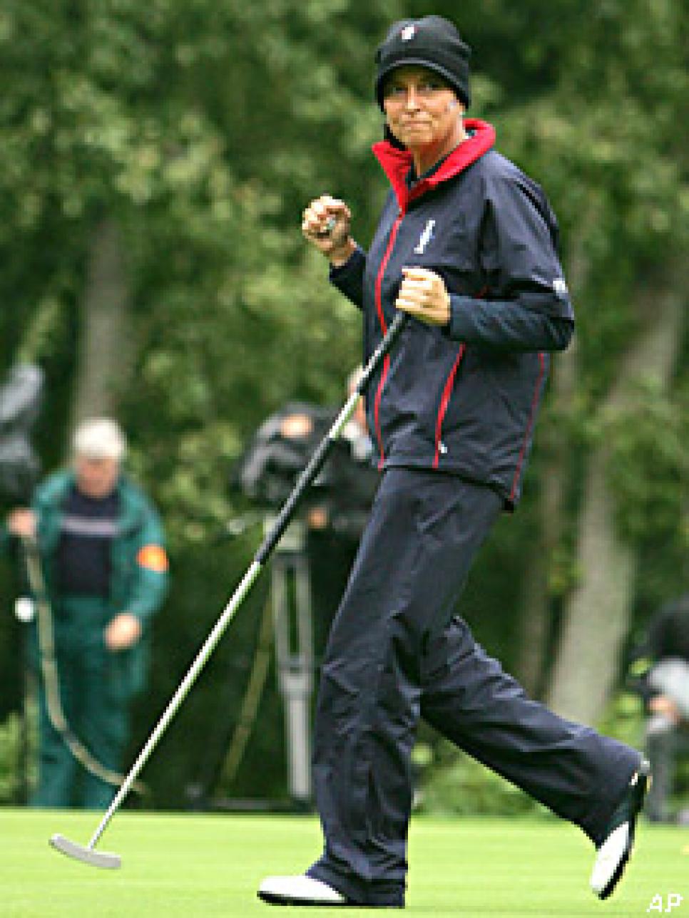 golfworld-2007-09-gwar01_070914sherrie.jpg