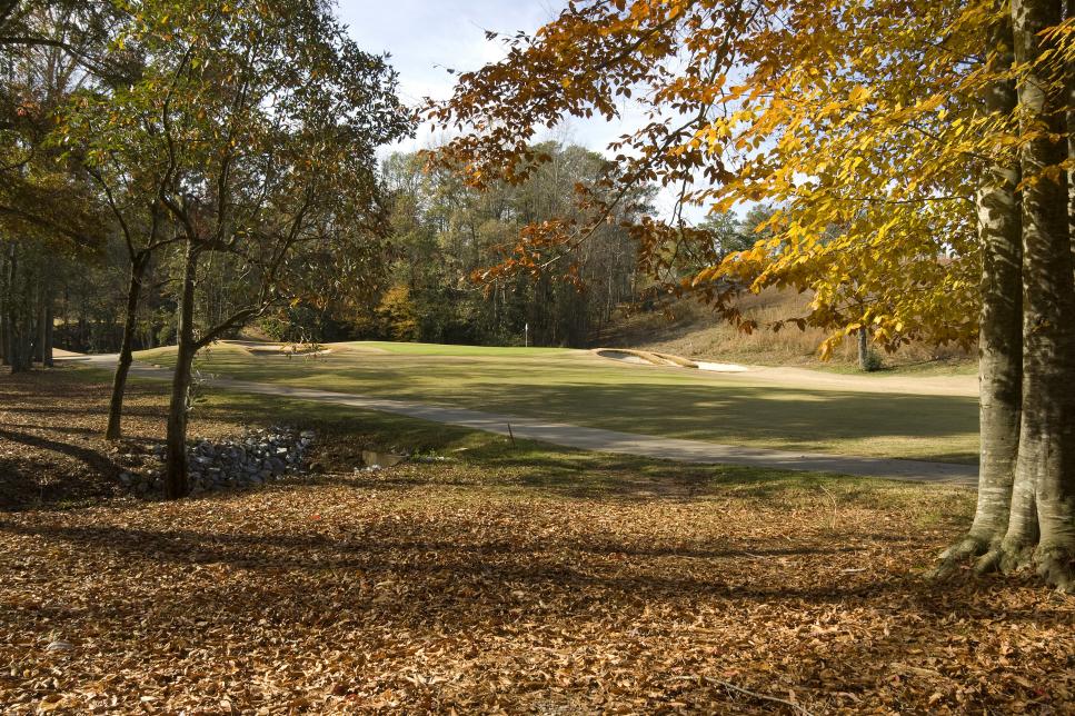 fall-golf-leaves.jpg