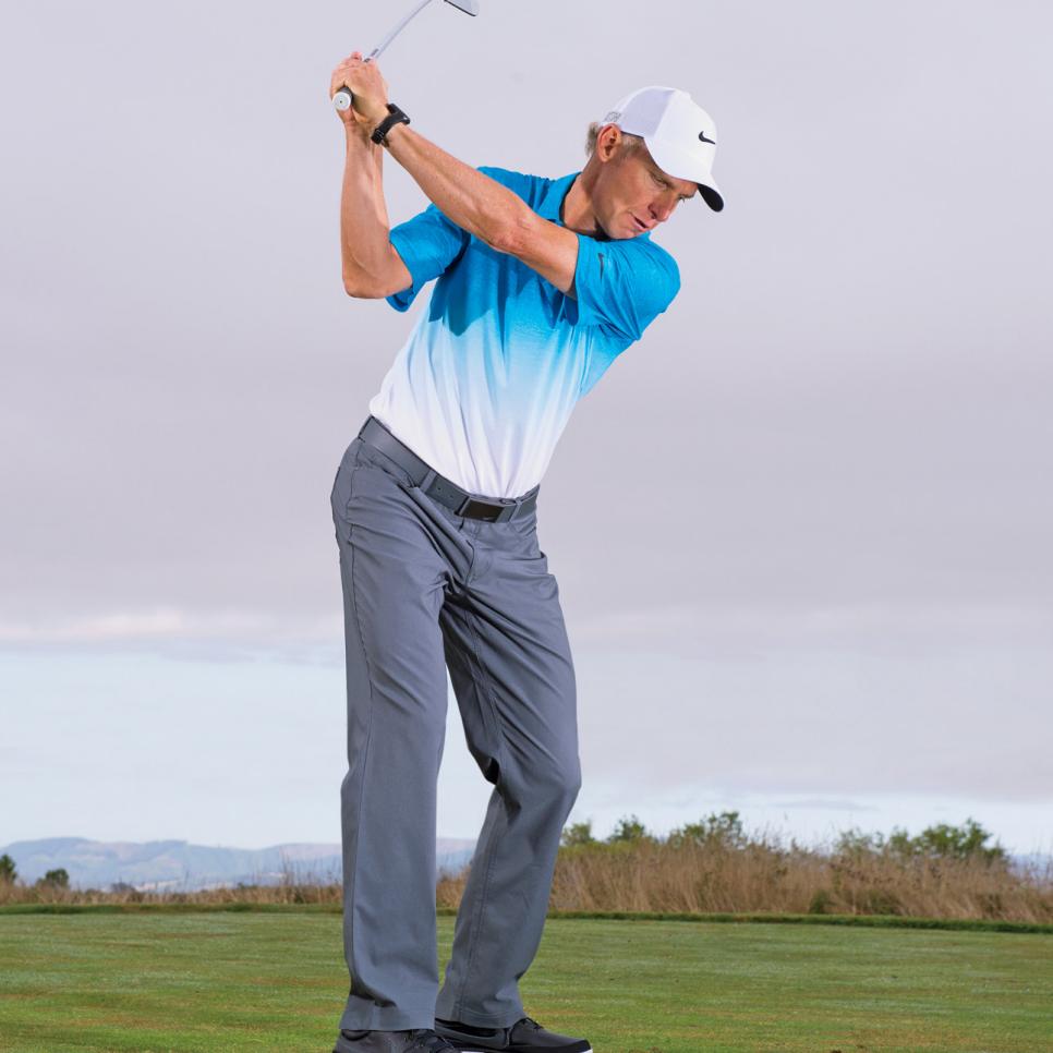 Christopher-Smith-Chipping-Downswing.jpg
