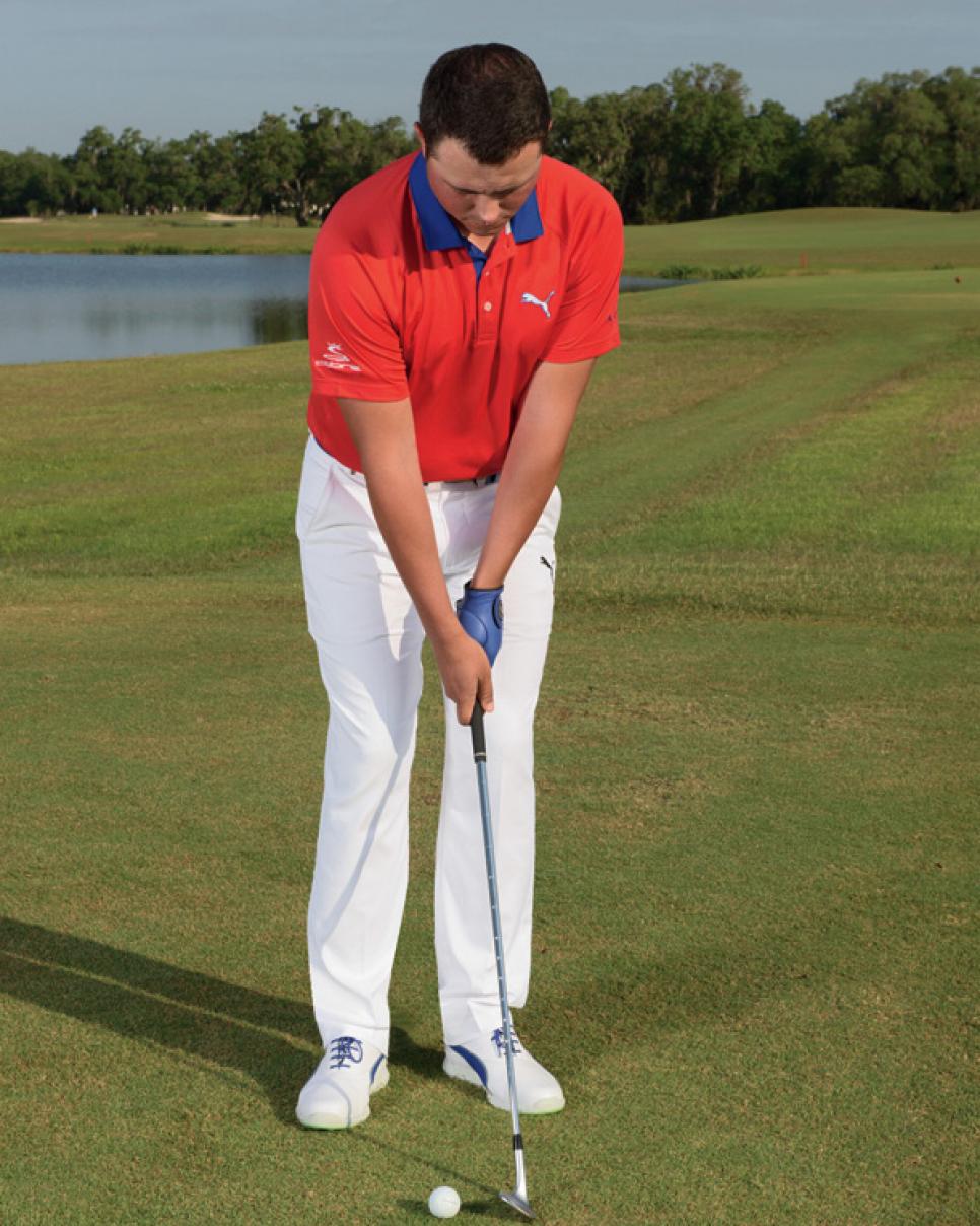 Swing-tips-Jorge-Parada-chipping-clubs.jpg