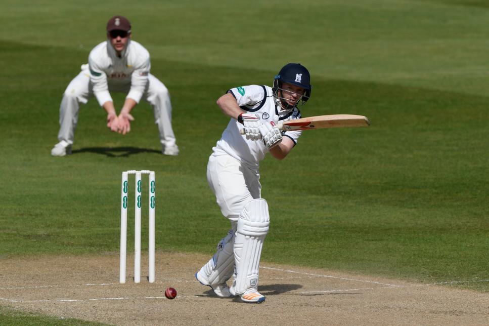 Warwickshire v Surrey - Specsavers County Championship: Division One