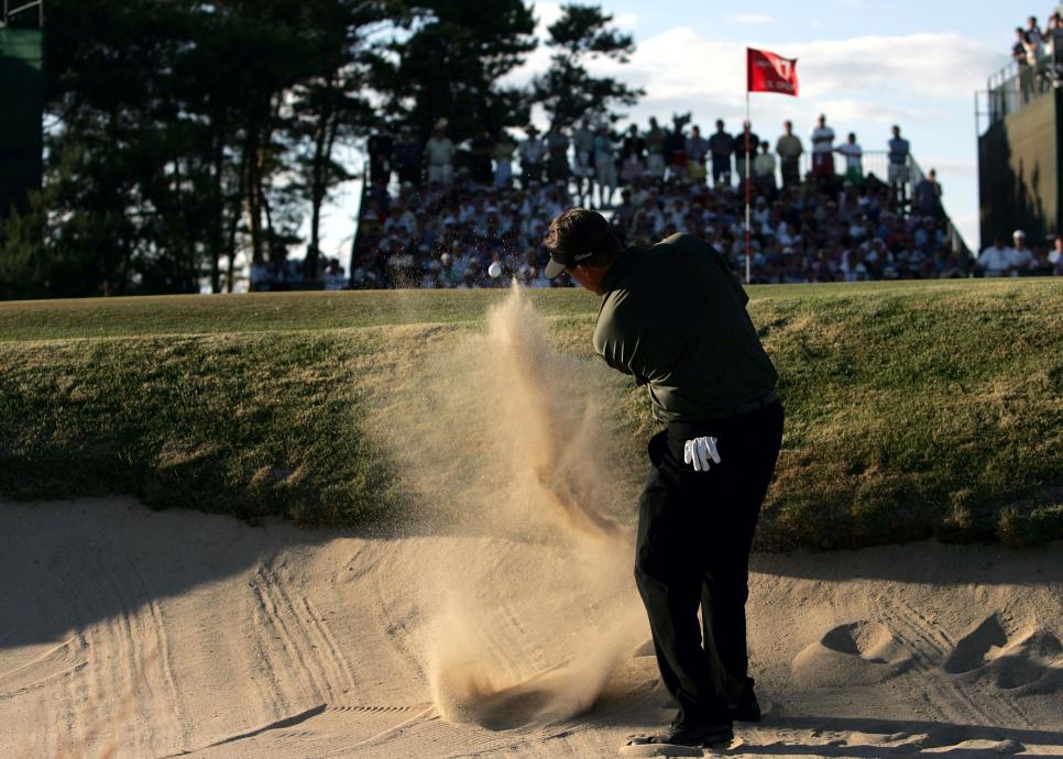 phil-mickelson-2004-us-open-sunday-17th-hole-bunker.jpg
