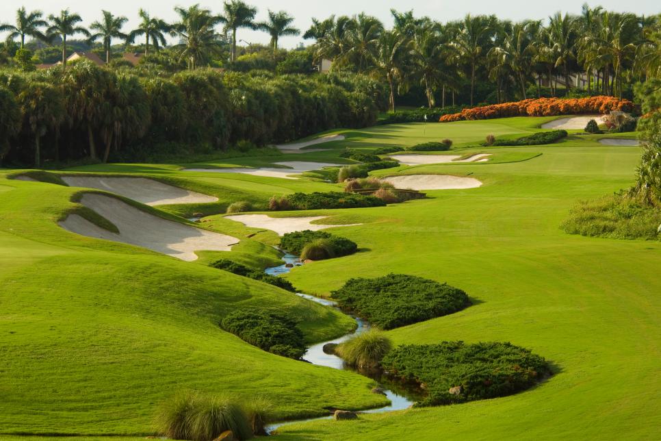 178 - Trump-International-Golf-Club West-Palm-Beach - 15th hole - par 5 on Championship course - Courtesy of Trump Organization.jpg