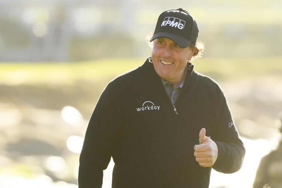 phil-mickelson-pebble-beach-monday-2019-victory-thumbs-up.jpg