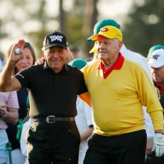 AUGUSTA, GEORGIA - APRIL 11: Honorary starters and Masters champions Gary Player of South Africa and Jack Nicklaus stand on the first tee during the First Tee ceremony to start the first round of the Masters at Augusta National Golf Club on April 11, 2019 in Augusta, Georgia. (Photo by Kevin C.  Cox/Getty Images)