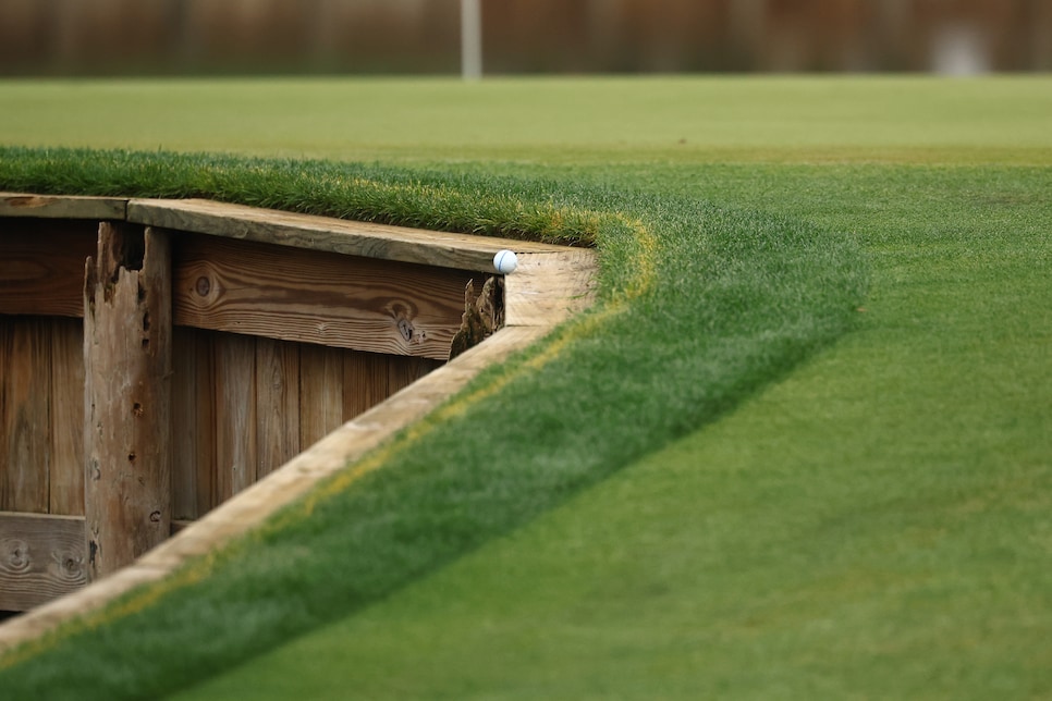 /content/dam/images/golfdigest/fullset/2021/250316-smalley-shot.jpg
