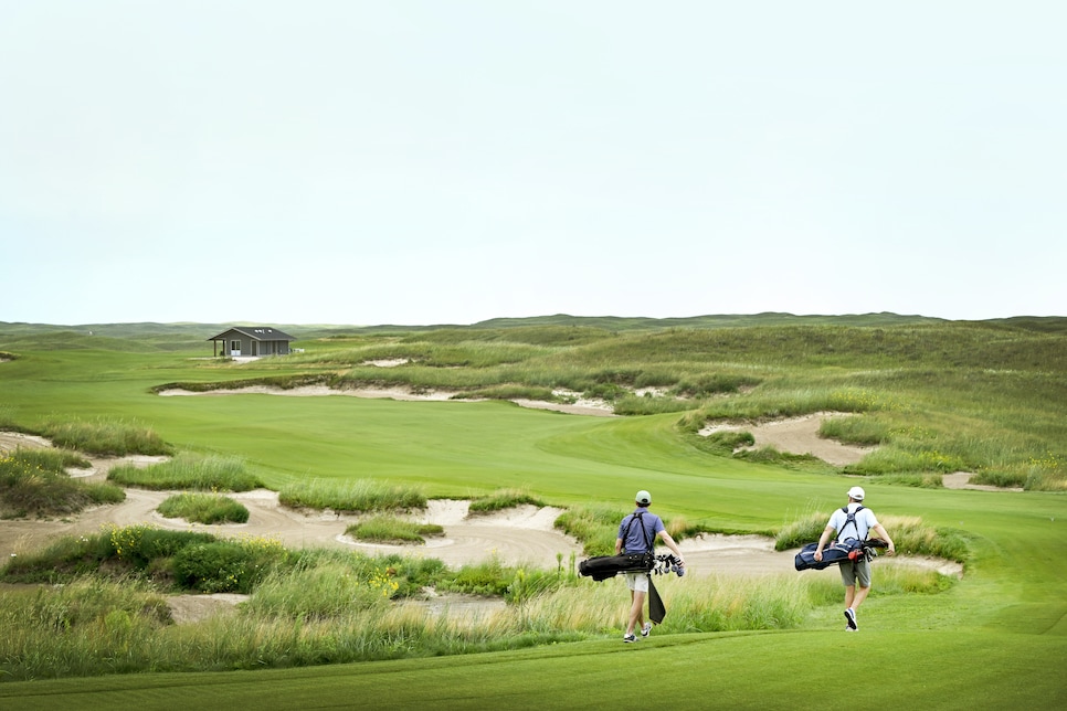 /content/dam/images/golfdigest/fullset/2022/1/Epic_Z810113edit.jpg
