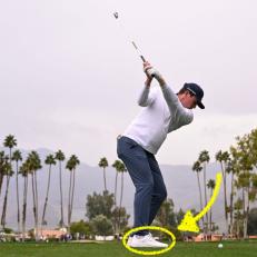 LA QUINTA, CALIFORNIA - JANUARY 20: Nick Dunlap of the United States hits a tee shot on the seventh hole during the third round of The American Express at La Quinta Country Club on January 20, 2024 in La Quinta, California. (Photo by Orlando Ramirez/Getty Images)