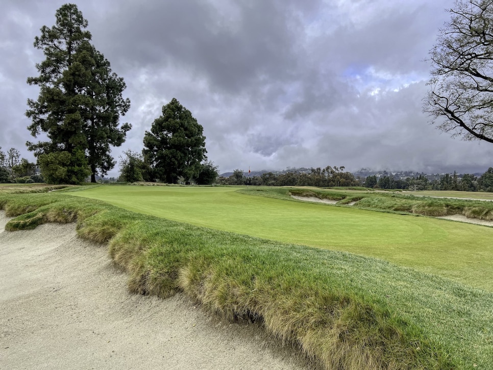 /content/dam/images/golfdigest/fullset/2023/1/LACC 15 green.jpg
