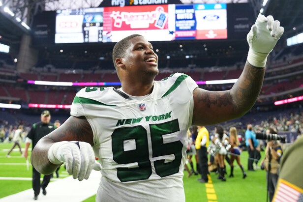 Jets Defensive Tackle Quinnen Williams Recruits Aaron Rodgers With A