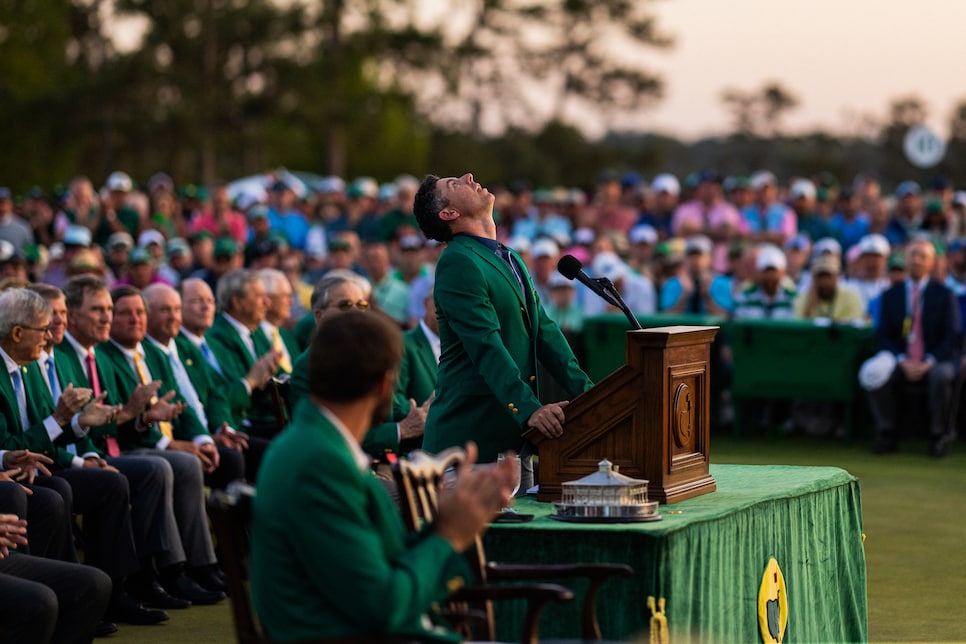 /content/dam/images/golfdigest/fullset/2024/Rory-Sunday-green-jacket.jpg