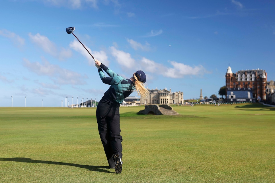 2176152741 ST ANDREWS, SCOTLAND - OCTOBER 02: Actress, Kathryn Newton tees off on the 18th hole during a practice round prior to the Alfred Dunhill Links Championship 2024 at the Old Course at St Andrews on October 02, 2024 in St Andrews, Scotland. (Photo by Warren Little/Getty Images)