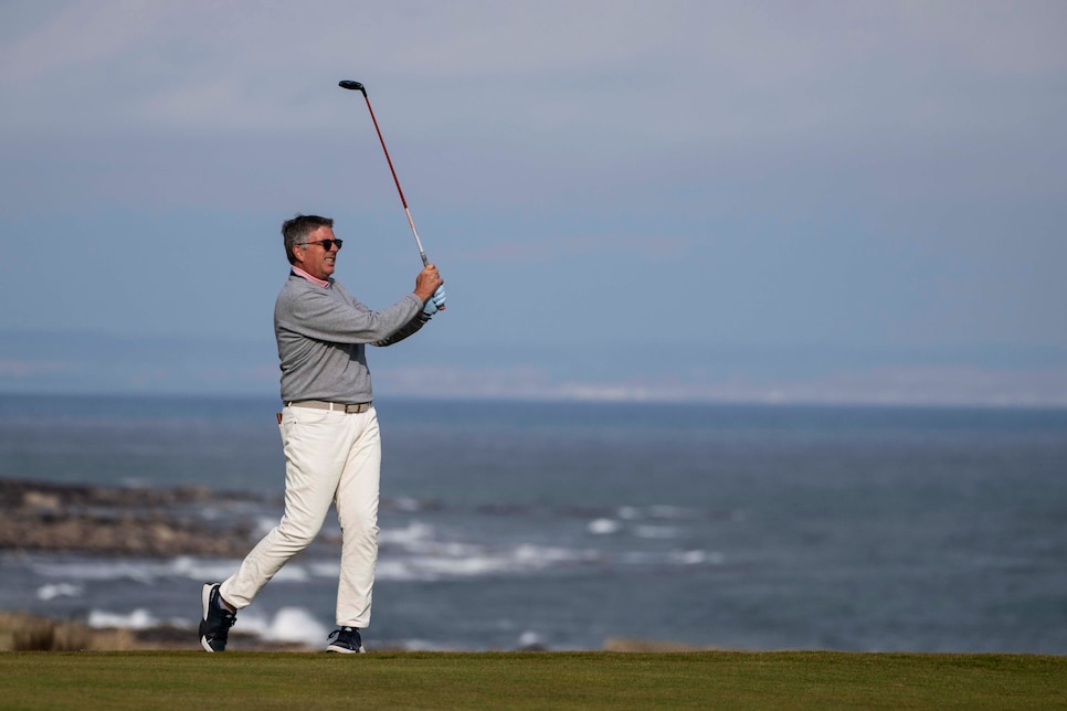 /content/dam/images/golfdigest/fullset/2025/4/GD1325_STYLE_DUNHILL_04.jpg