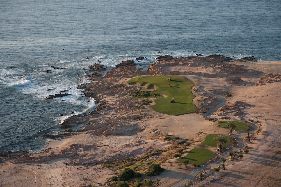 /content/dam/images/golfdigest/fullset/course-photos-for-places-to-play/Cabo_del_Sol-ocean-course-hole-6.jpg