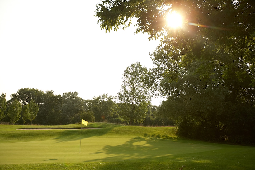 /content/dam/images/golfdigest/fullset/course-photos-for-places-to-play/Colony_club_gutenhof_greens.jpg