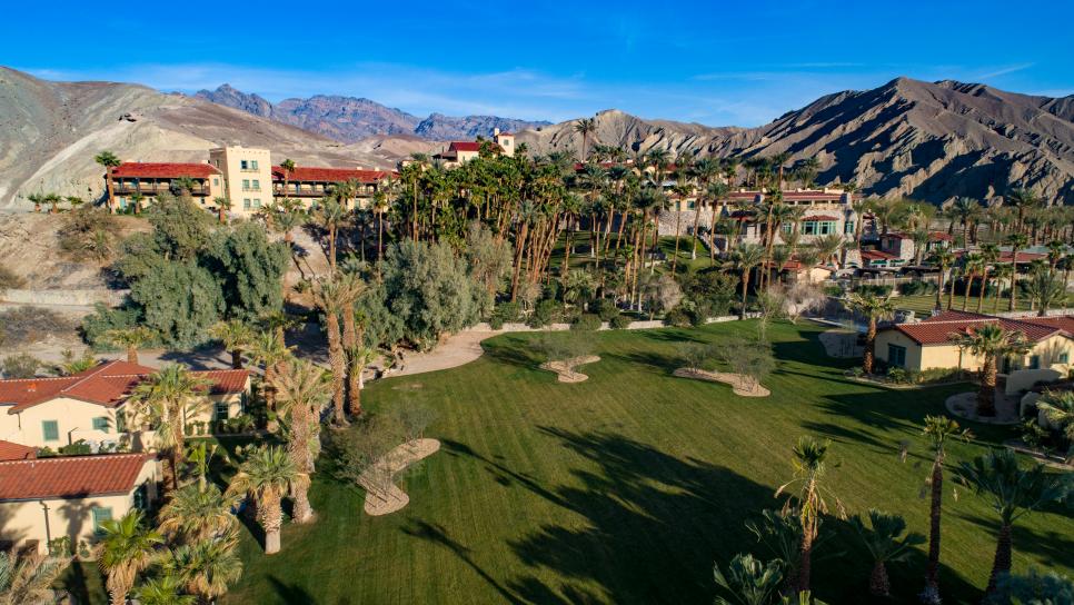 /content/dam/images/golfdigest/fullset/course-photos-for-places-to-play/Furnace_Creek_GC_Oasis_Lawn_723.jpg