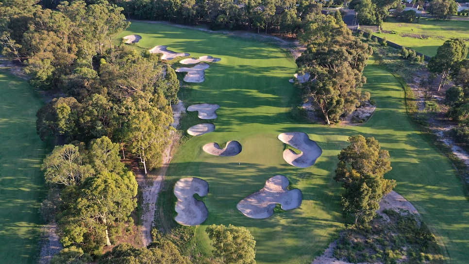 /content/dam/images/golfdigest/fullset/course-photos-for-places-to-play/Metropolitan_16AerialBack_0210.jpg