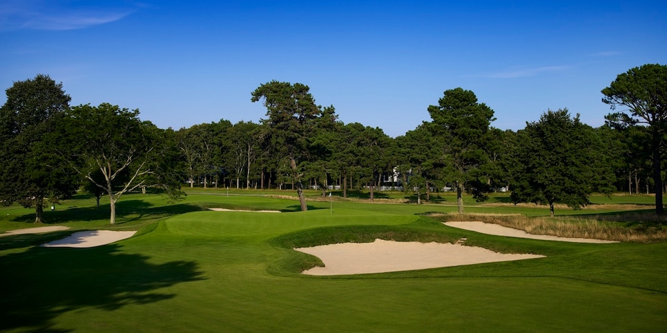/content/dam/images/golfdigest/fullset/course-photos-for-places-to-play/Oyster_Harbors_Massachusetts_Hole_Seventeen.jpeg