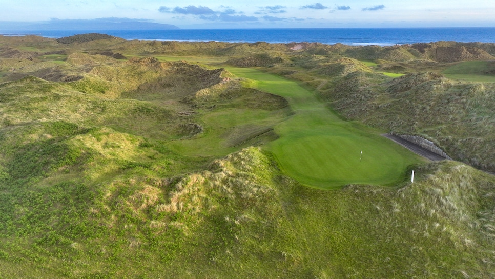 /content/dam/images/golfdigest/fullset/course-photos-for-places-to-play/Portstewart_06AerialBack_0846.jpg