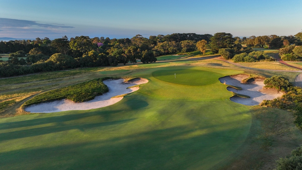 /content/dam/images/golfdigest/fullset/course-photos-for-places-to-play/RMGCWest_02AerialApproach_0958.jpg