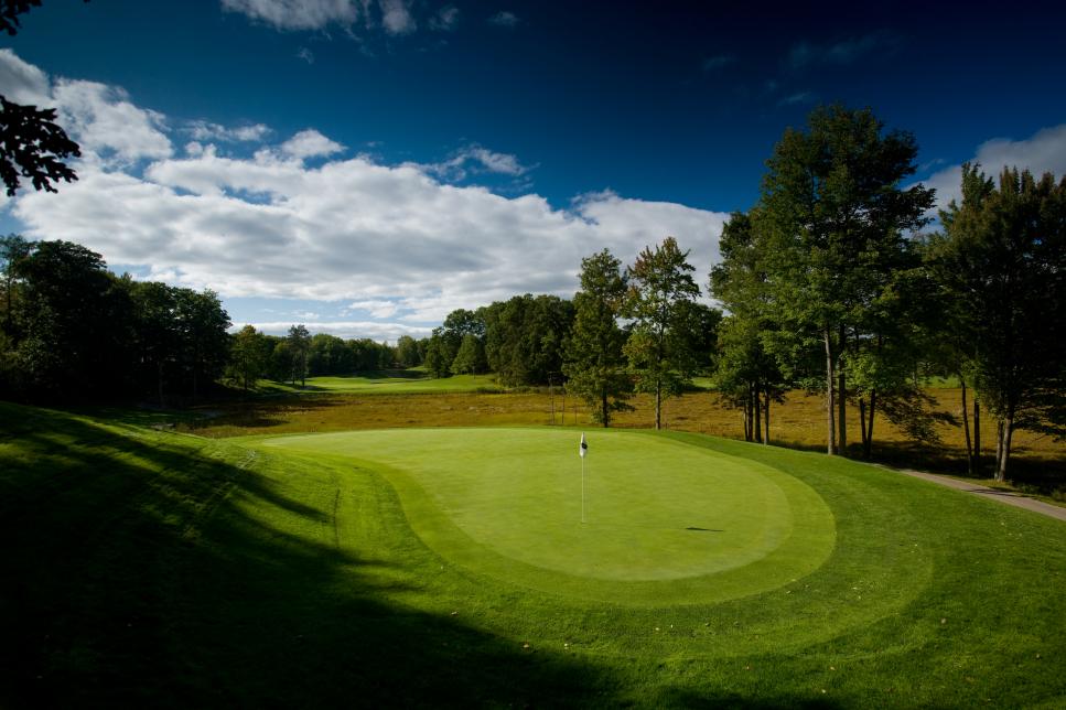 /content/dam/images/golfdigest/fullset/course-photos-for-places-to-play/St-Ives-Hole-14-17237.JPG