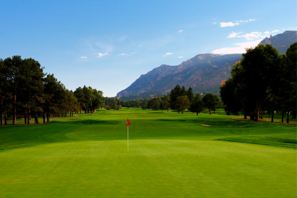 broadmoor-golf-club-east-seventeenth-hole-1251