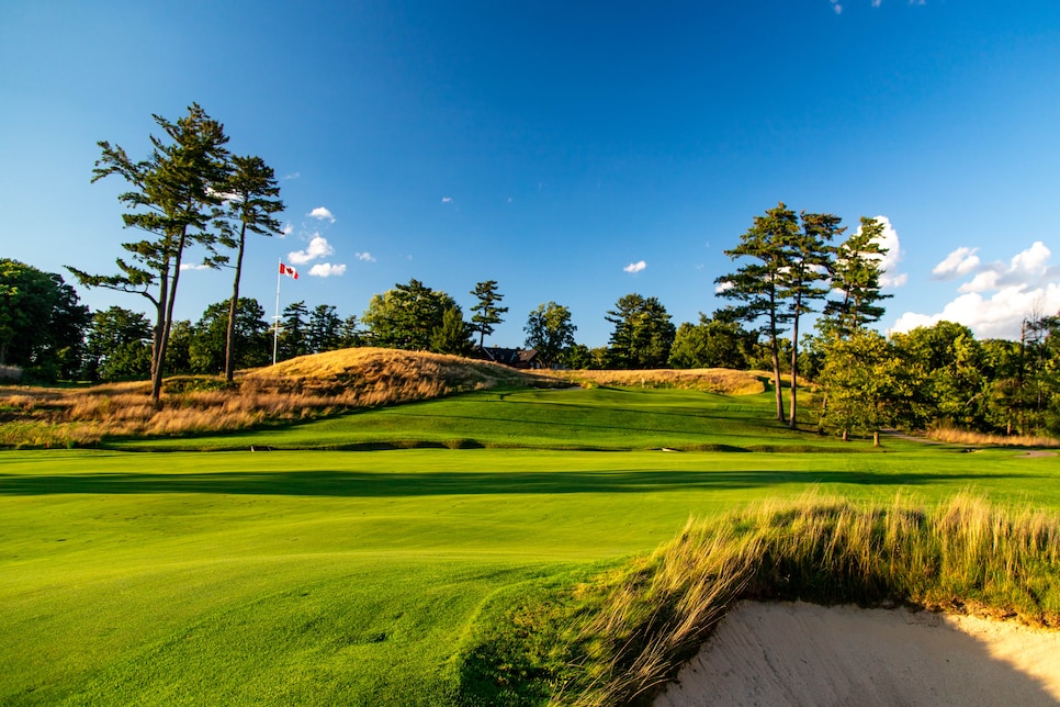 /content/dam/images/golfdigest/fullset/course-photos-for-places-to-play/Toronto_Golf_Club_Flag.jpg