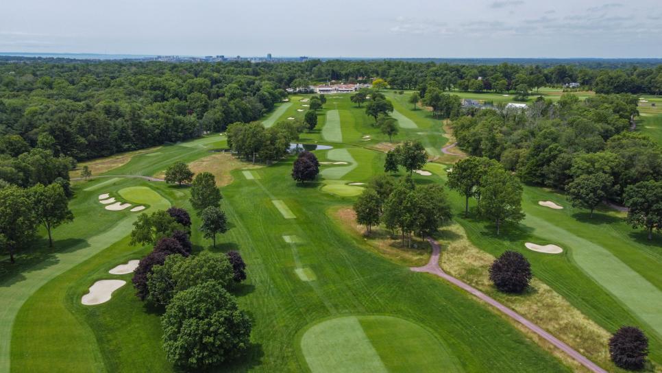 /content/dam/images/golfdigest/fullset/course-photos-for-places-to-play/Wee-Burn-Aerial2-Connecticut-1565.jpg