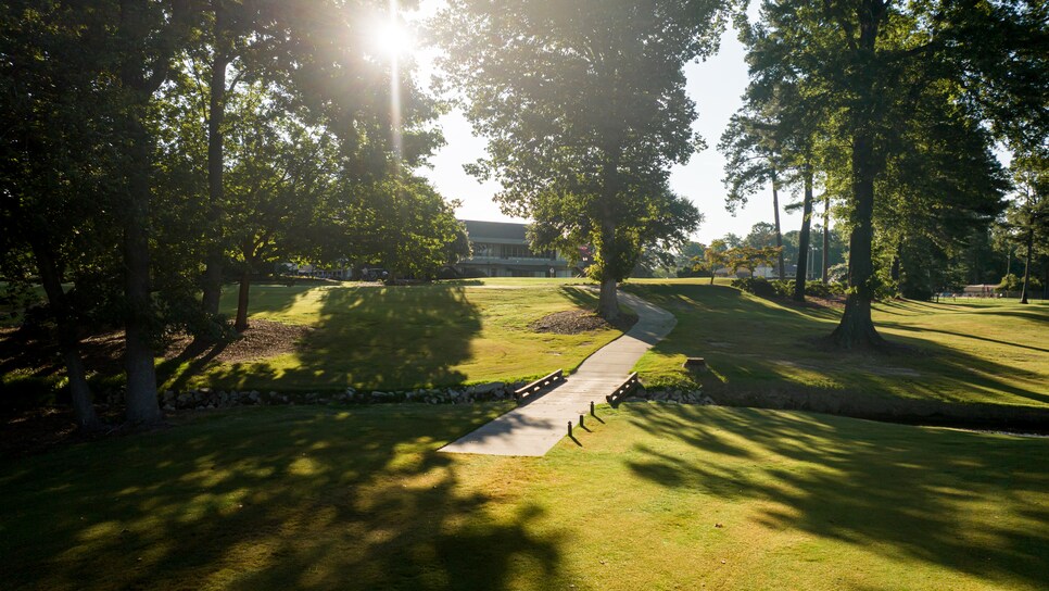 /content/dam/images/golfdigest/fullset/course-photos-for-places-to-play/Wilson-Country-Club-Bridge-7090.jpg