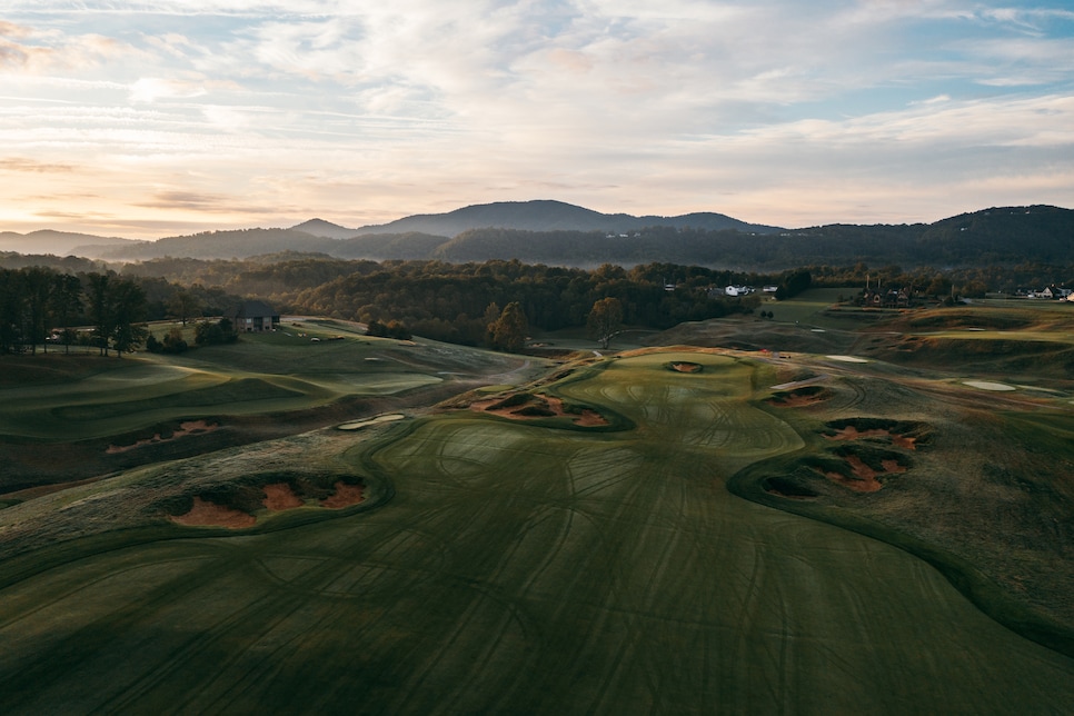 /content/dam/images/golfdigest/fullset/course-photos-for-places-to-play/ballyhack-virginia-second-hole.jpg