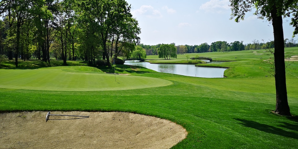 /content/dam/images/golfdigest/fullset/course-photos-for-places-to-play/castelconturbia-golfclub-piedmont-italy.jpg