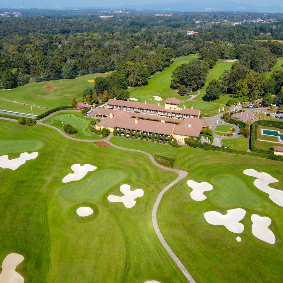 /content/dam/images/golfdigest/fullset/course-photos-for-places-to-play/castelconturbia-italy.jpg