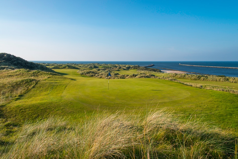 /content/dam/images/golfdigest/fullset/course-photos-for-places-to-play/castlerock-bann-northern-ireland-second-hole.jpg