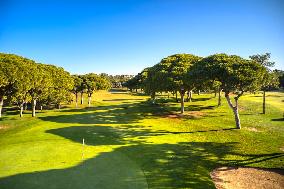 /content/dam/images/golfdigest/fullset/course-photos-for-places-to-play/dom-pedro-vilamoura-old-course-sixteenth-hole-portugal.JPG