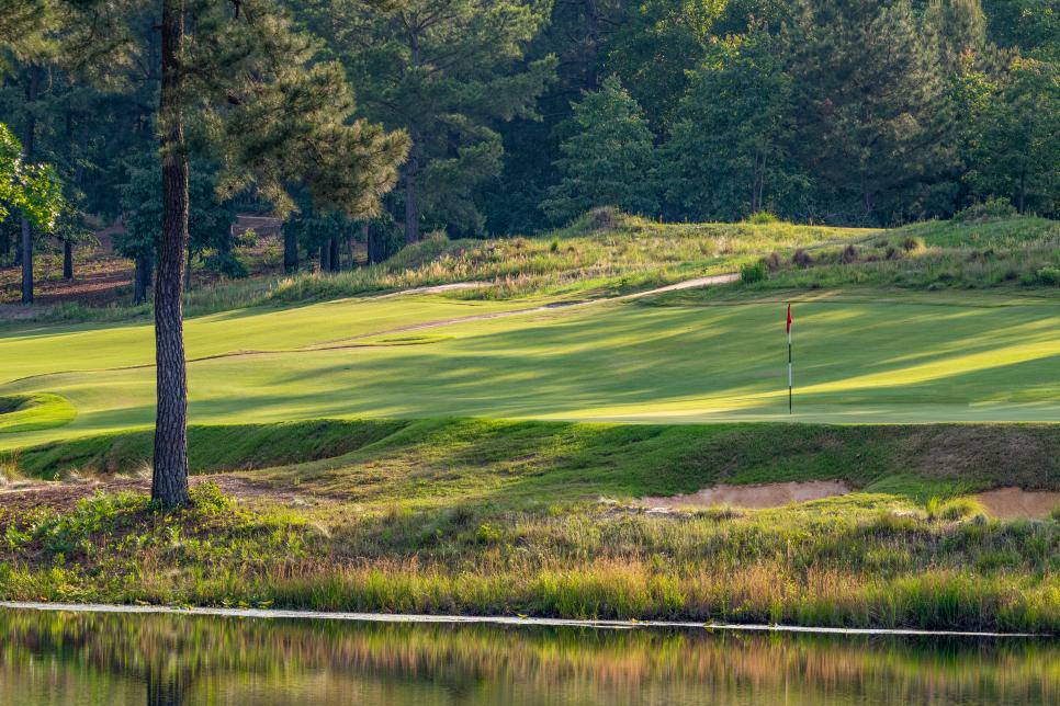 /content/dam/images/golfdigest/fullset/course-photos-for-places-to-play/dormie-club-north-carolina-fourth-26323.jpg