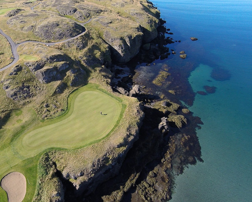 /content/dam/images/golfdigest/fullset/course-photos-for-places-to-play/golfclub-brautarholt-iceland.jpeg