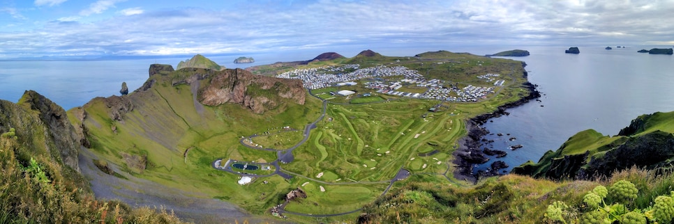 /content/dam/images/golfdigest/fullset/course-photos-for-places-to-play/golfklúbbur-vestmannaeyja-iceland.jpg