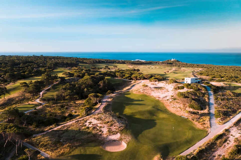 /content/dam/images/golfdigest/fullset/course-photos-for-places-to-play/oitavos-dunes-portugal-.jpg