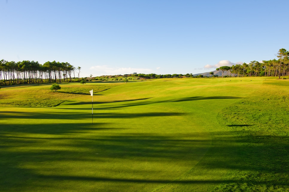 /content/dam/images/golfdigest/fullset/course-photos-for-places-to-play/oitavosdunes-portugal.jpg