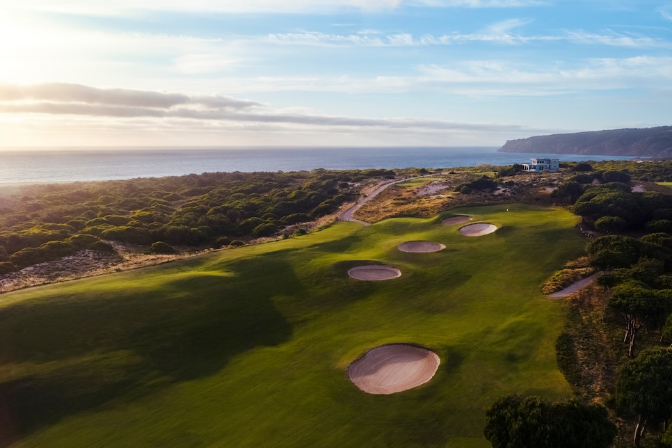 /content/dam/images/golfdigest/fullset/course-photos-for-places-to-play/oitavosdunesportugal-jacobsjöman.jpg