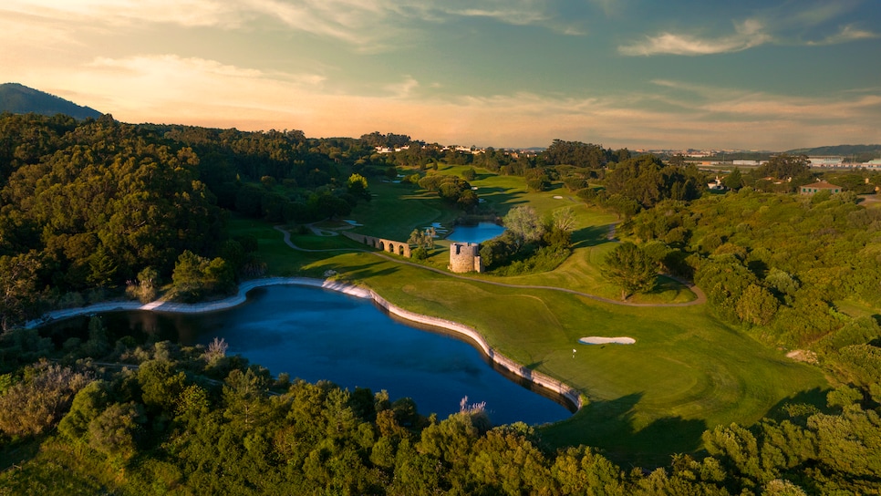 /content/dam/images/golfdigest/fullset/course-photos-for-places-to-play/penha-longa-resort-portugal-seventh.jpg