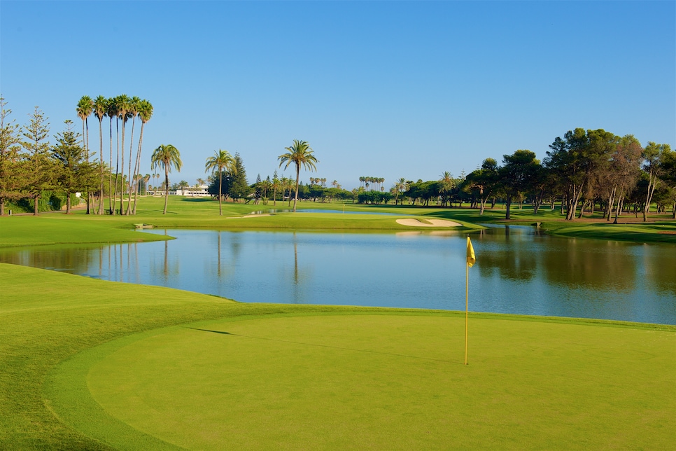 /content/dam/images/golfdigest/fullset/course-photos-for-places-to-play/real-club-sotogrande-sixteenth-seventeenth-hole-spain.jpg