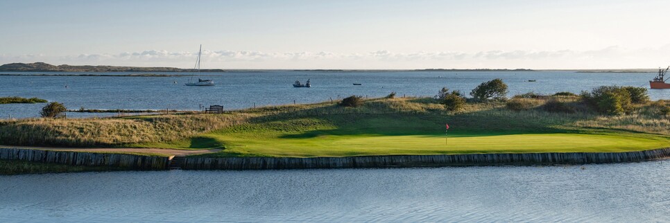 /content/dam/images/golfdigest/fullset/course-photos-for-places-to-play/royal-west-norfolk-ninth-high-tide-sea-cropped-scaled.jpg
