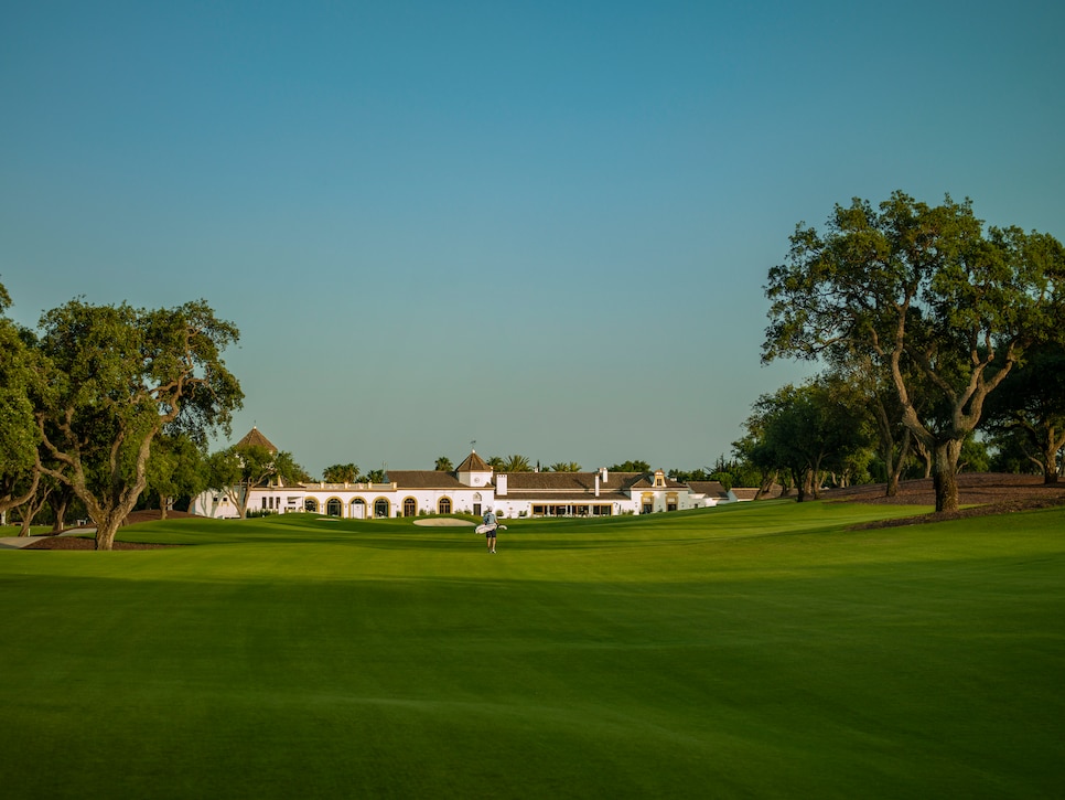 /content/dam/images/golfdigest/fullset/course-photos-for-places-to-play/san-roque-club-spain-oldcourse.jpg