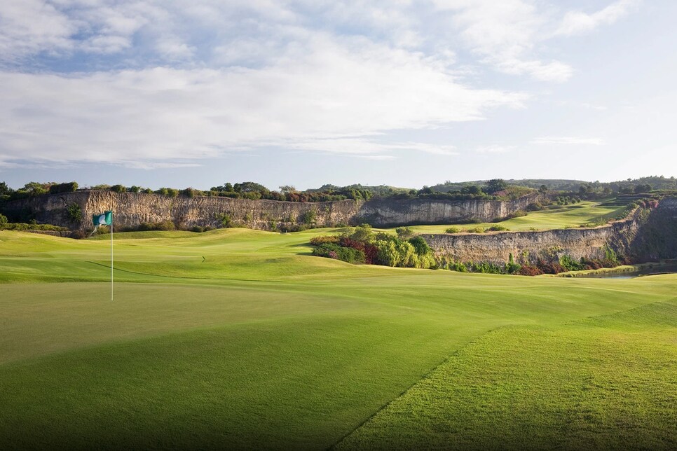 /content/dam/images/golfdigest/fullset/course-photos-for-places-to-play/sandy-lane-green-monkey-barbados.jpg