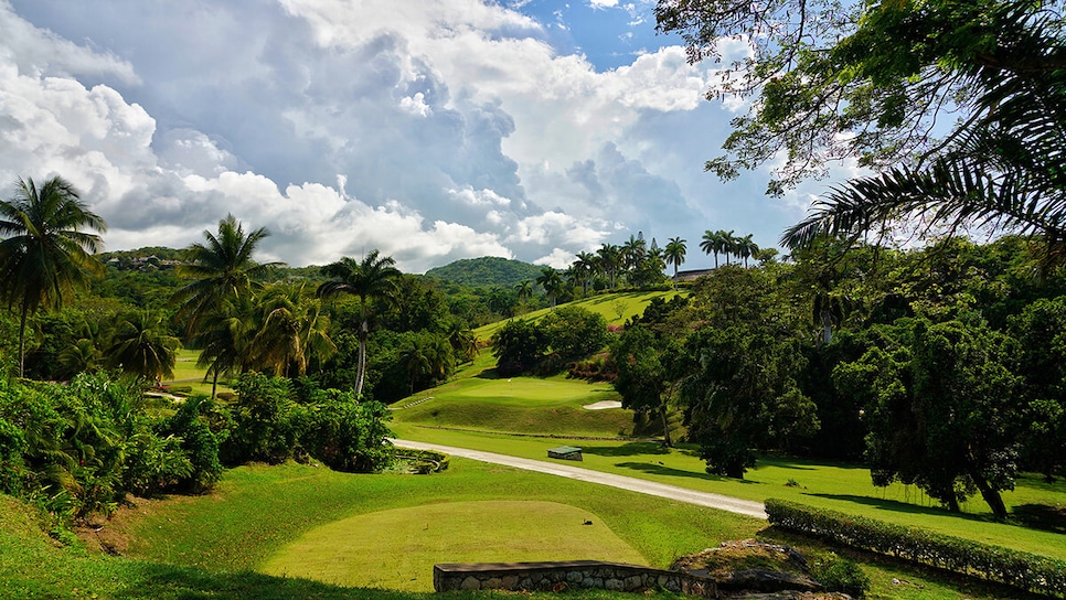 /content/dam/images/golfdigest/fullset/course-photos-for-places-to-play/the-tryall-club-golf-jamaica.jpg