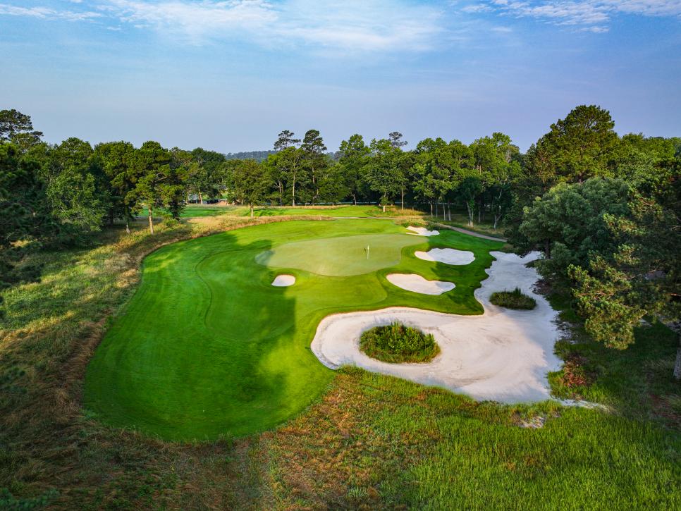 /content/dam/images/golfdigest/fullset/course-photos-for-places-to-play/whispering-pines-texas-eighth-20925.jpg
