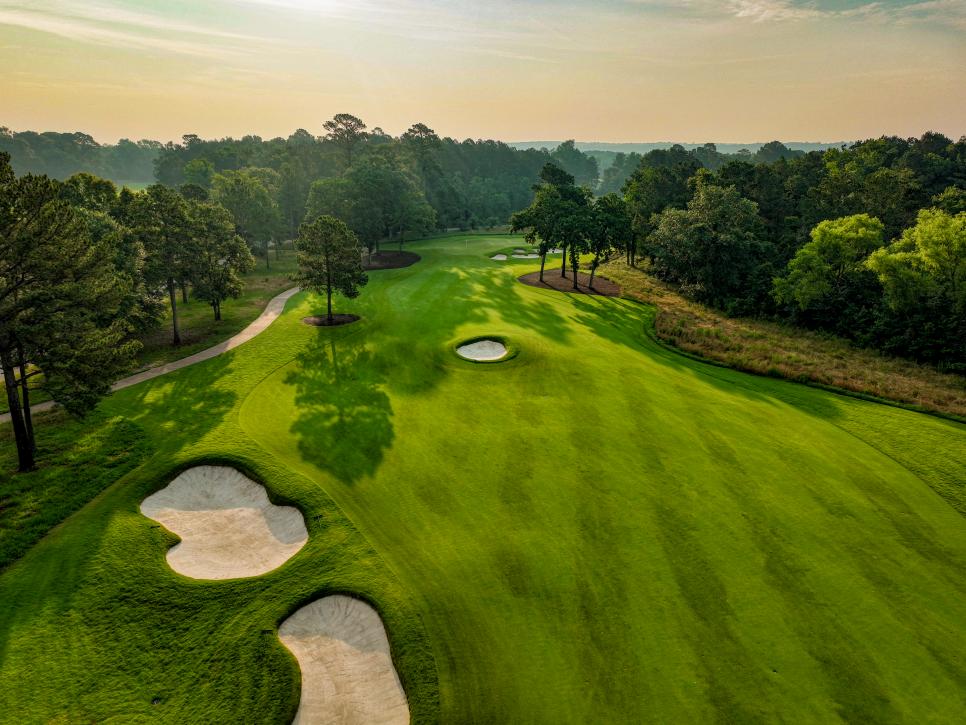 /content/dam/images/golfdigest/fullset/course-photos-for-places-to-play/whispering-pines-texas-tenth-20925.jpg