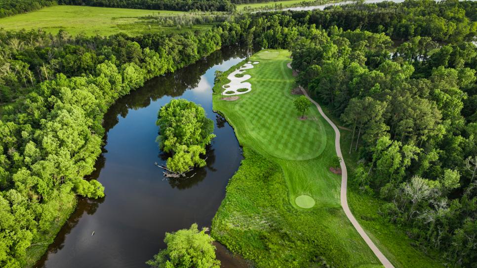 /content/dam/images/golfdigest/fullset/course-photos-for-places-to-play/whispering-pines-texas-thirteen-aerial-20925.jpg